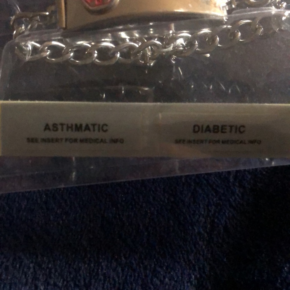 Medic Alert bracelet - Picture 3 of 4